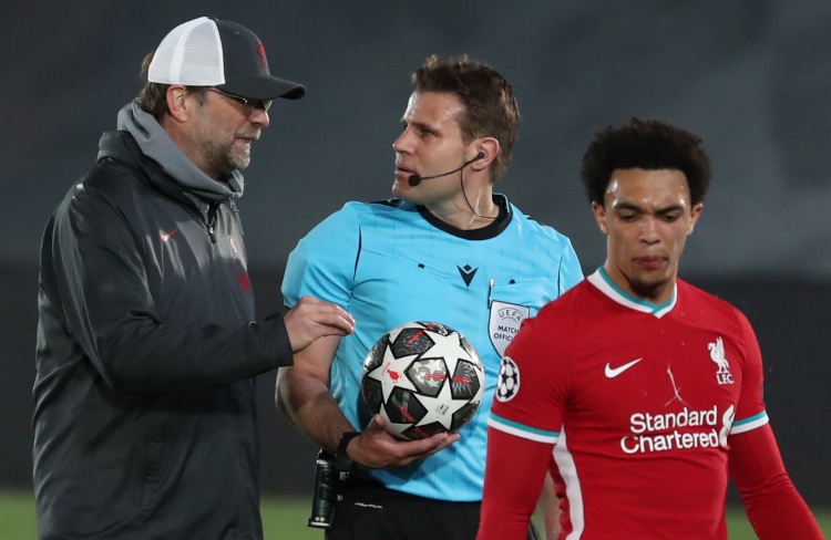 周定洋：很遗憾没能带回3分，但我们向所有人展现了成都精神