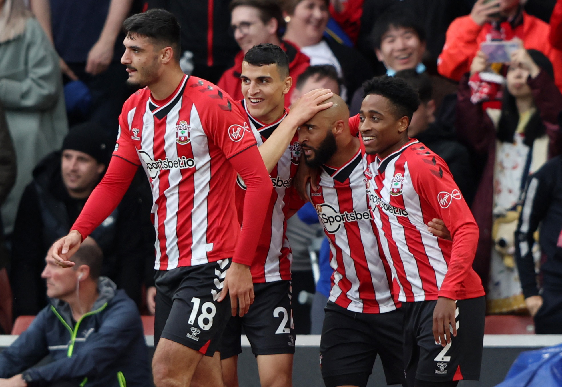 TA：恩德里克租借里昂需首发25场，否则里昂需赔偿皇马（TA：恩德里克外租里昂含25场首发条款，未达标里昂需向皇马赔偿）