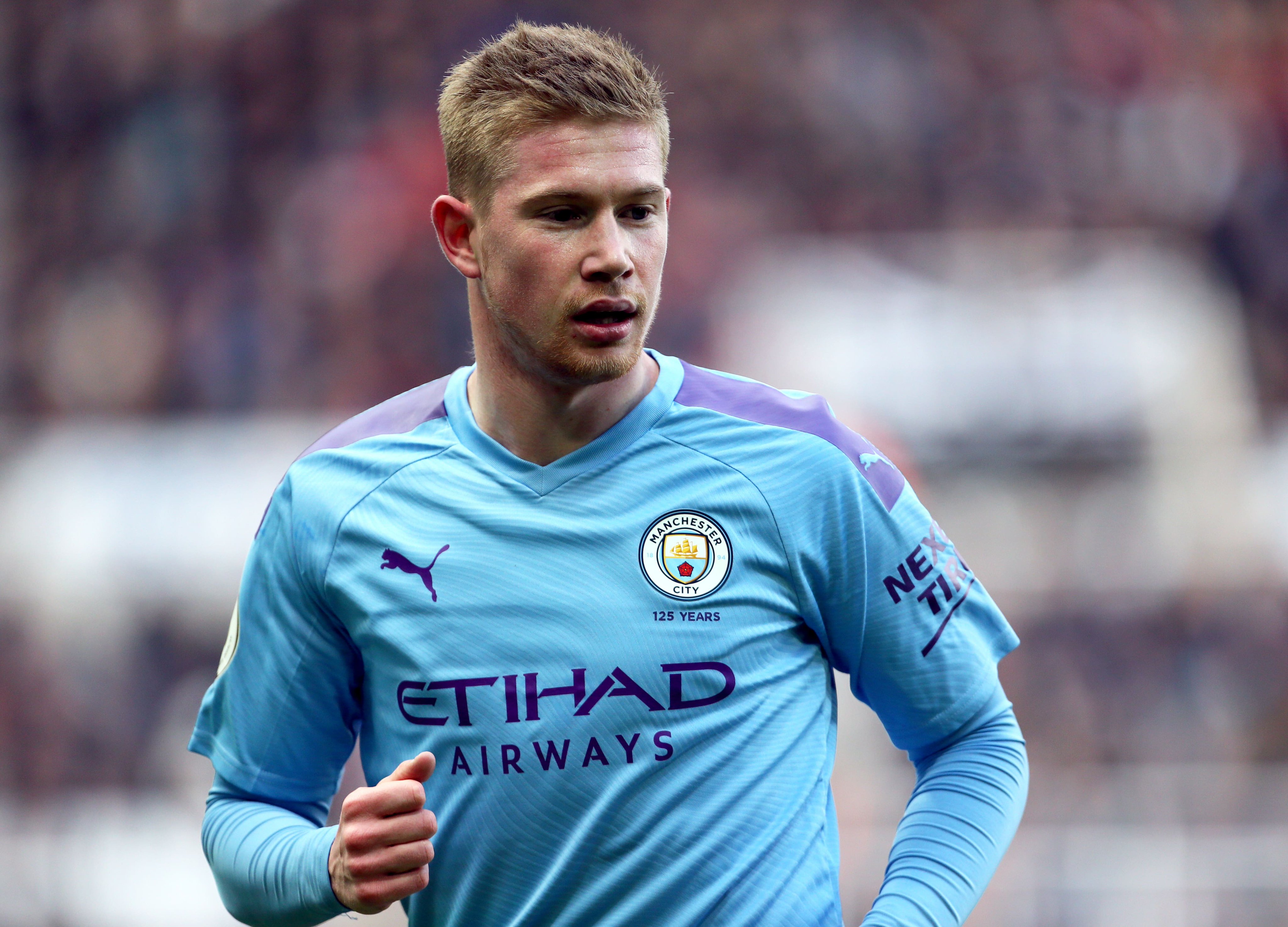 伊萨克首夺瑞典金球奖，上半年纽卡高光成关键（伊萨克首次加冕瑞典金球，纽卡上半年神勇表现成关键）