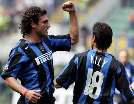 记者：海港抵达武里南，莱昂纳多、加布、李帅、刘若钒伤缺