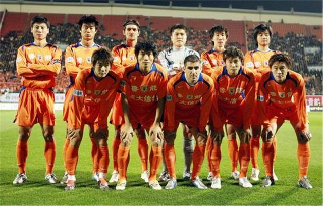 澳超半场：古德温贴地斩+失点，珀斯光荣暂0-1阿德莱德联（澳超半场：古德温低射破门又失点，珀斯光荣0-1落后阿德莱德联）