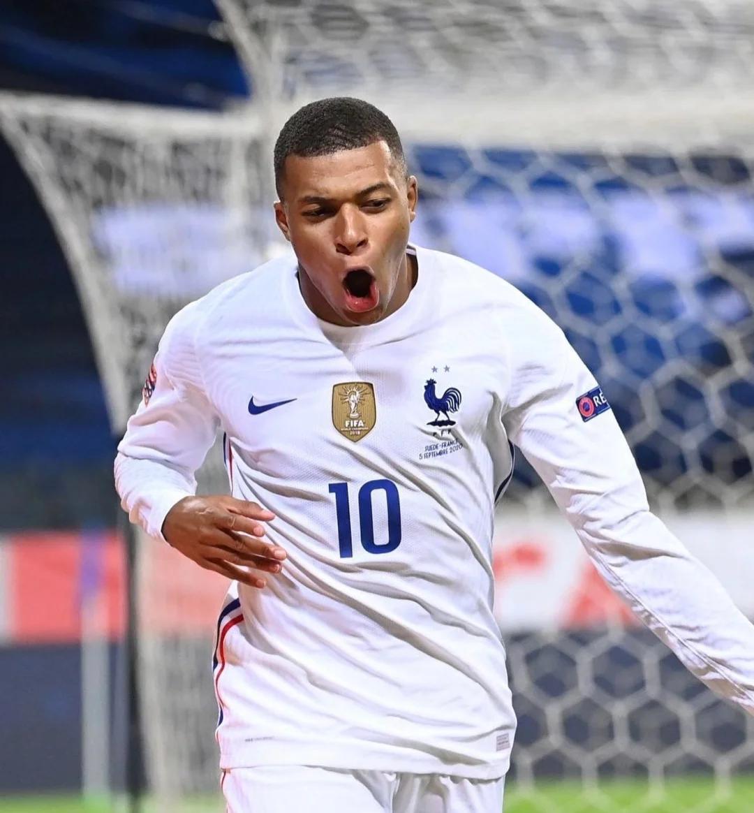 德转历史免签球员身价榜：姆巴佩1.8亿欧第1，梅西8000万第2（德转历史免签球员身价排名：姆巴佩1.8亿欧领跑，梅西8000万位列第二）