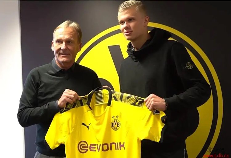 完成国家队首秀，帕尼切利：能亲眼见到梅西，真的太美好了