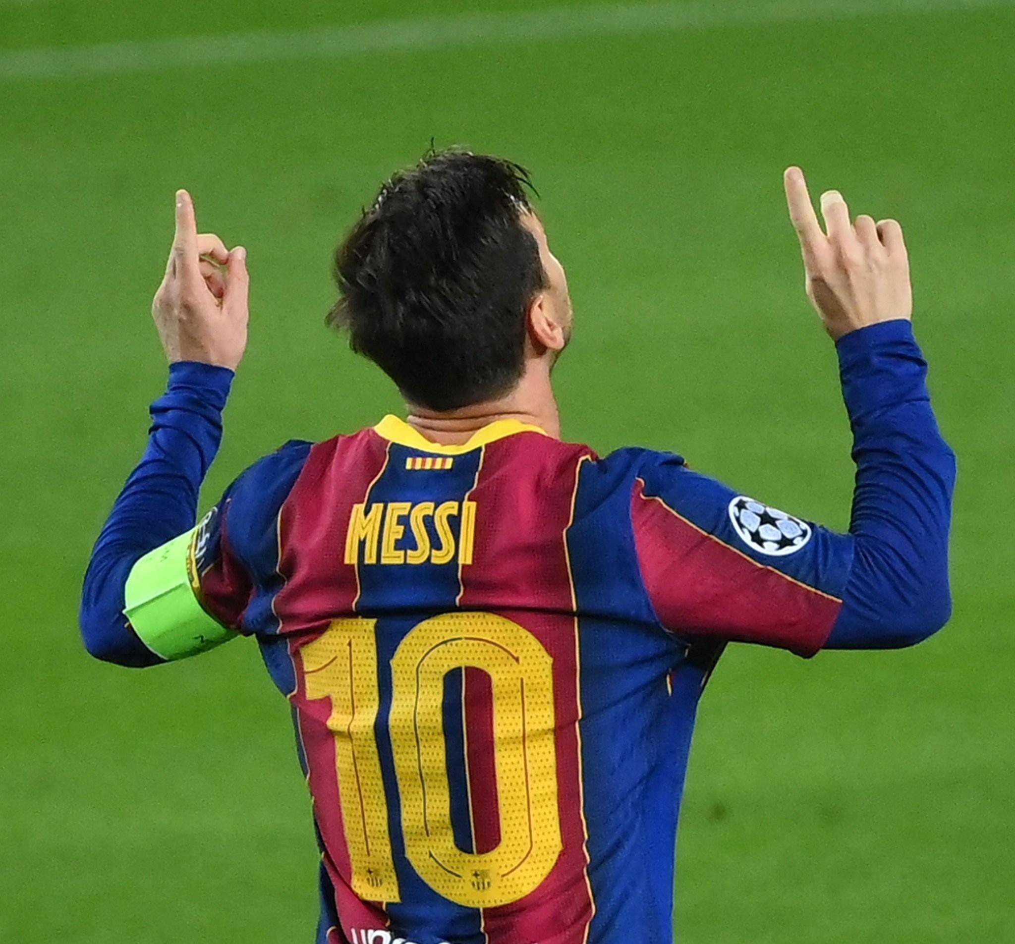 王伟：亚泰中期想引进更好的球员，但这些球员不愿冒巨大风险