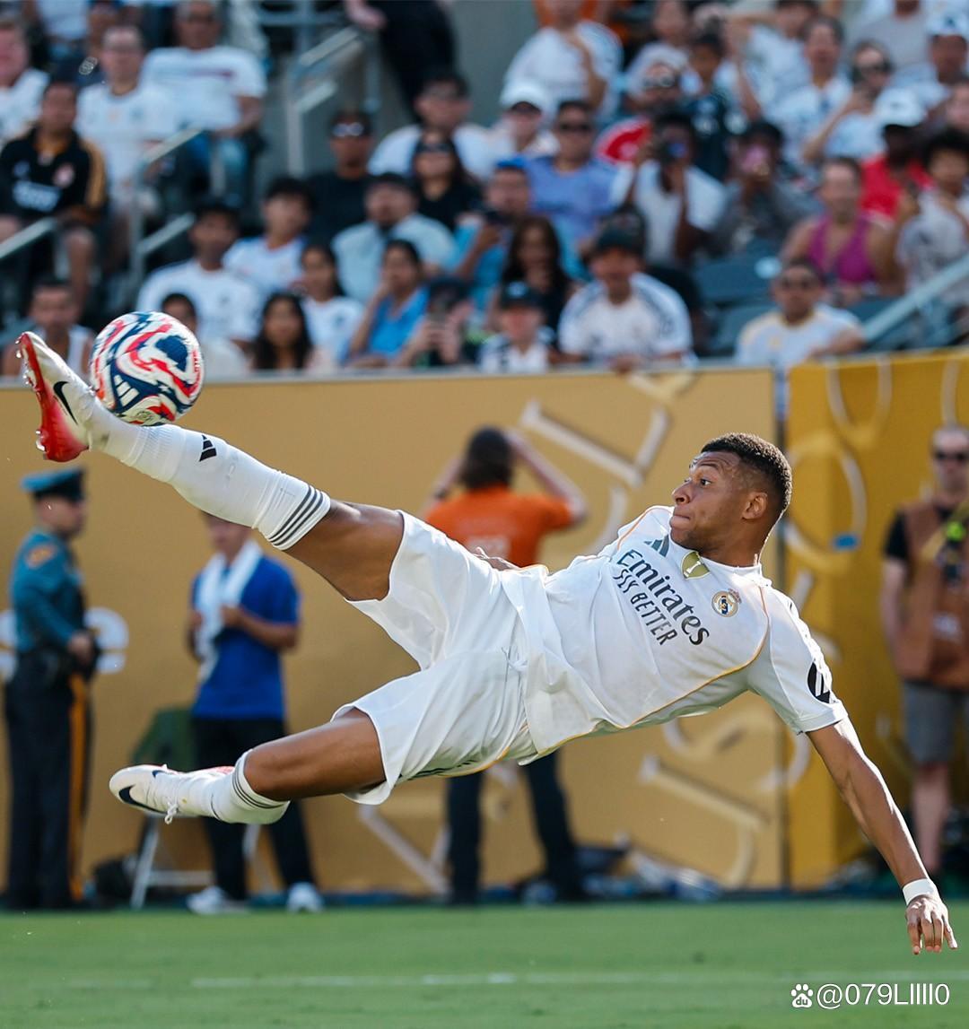 半场战报：国米0-0米兰，劳塔罗、阿切尔比中柱