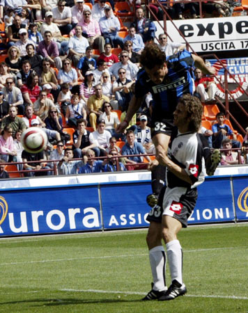 环足奖最佳新星候选：库巴西、居莱尔、杜埃、伊尔迪兹在列