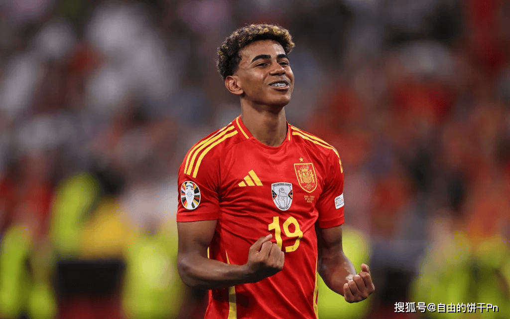 中国队以6战6胜战绩击败韩国、法国，王楚钦三战全胜，赛后坦言累，网友调侃其“铁人三项”。