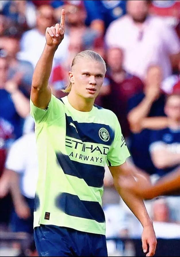 奇葩，印度超级杯球员因内裤颜色违规在赛前被罚下